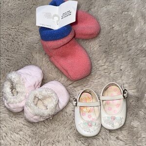 New born baby shoes and slippers White and Pink Kids Shoes